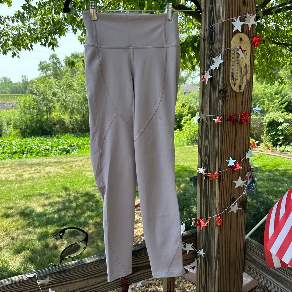 Lululemon Women's Gray leggings size 4